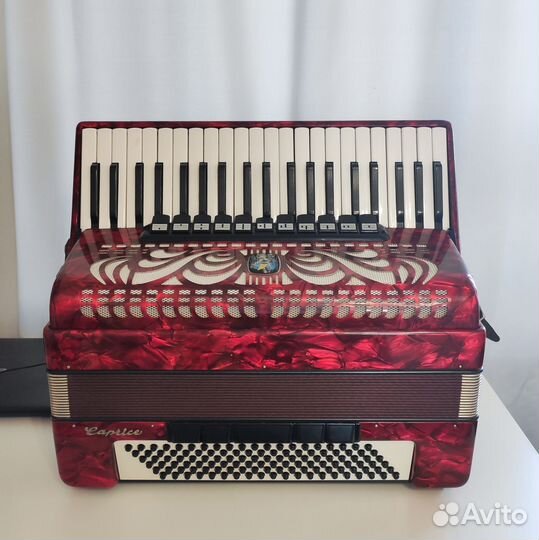 Аккордеон Weltmeister Caprice 4/4