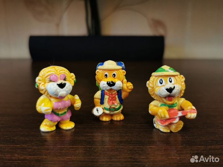 Игрушки из шоколадных яиц Kinder сюрприз