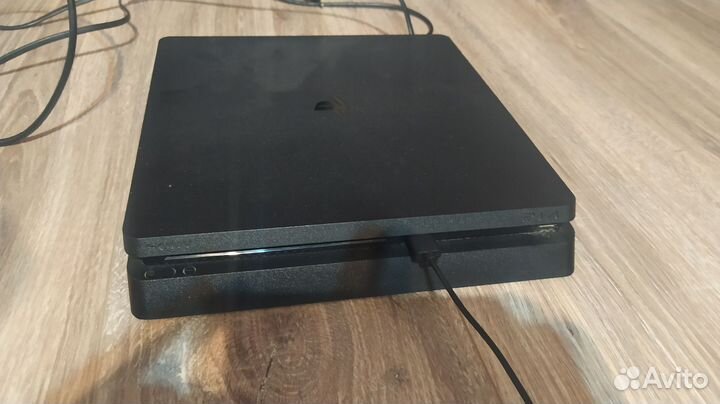 Sony playstation 4 slim