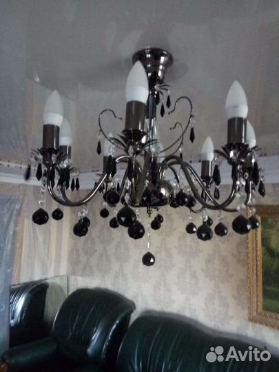 Люстра и ковер