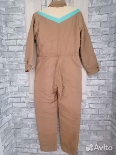 Спортивный лыжный комбинезон