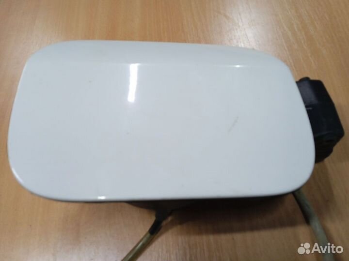 VW Jetta (NF) Vl Лючок бензобака