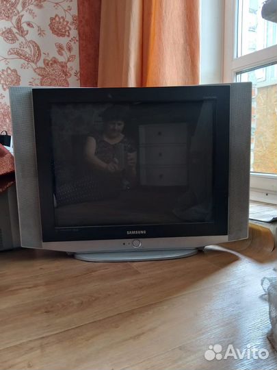 Телевизор samsung