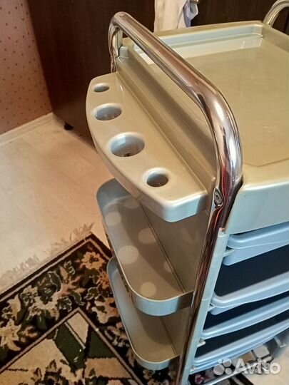 Тележка парикмахерская