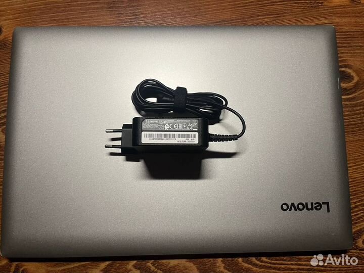 Lenovo ideapad 320-17ast