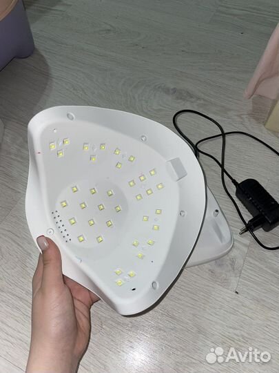 Лампа для ногтей