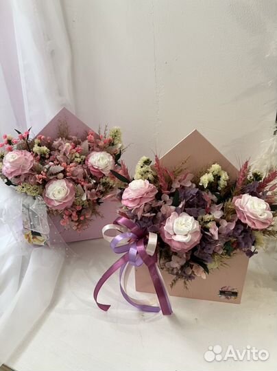 Букет из сухоцветов и стабилизированных цветов