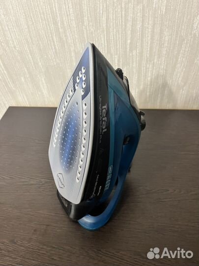 Утюг Tefal Ultragliss Anti-Calc Plus FV6832E0