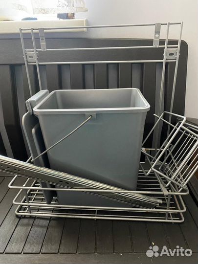 Выдвижное мусорное ведро