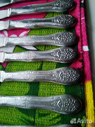 Набор новых десертных ножей с серебряным покрытием