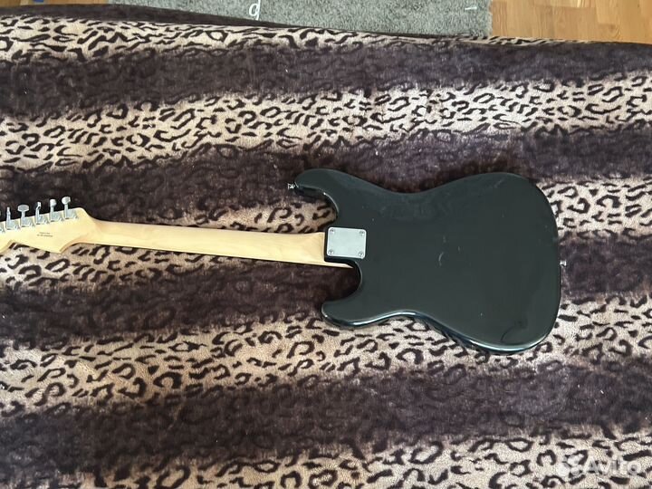 Гитра fender stratocaster