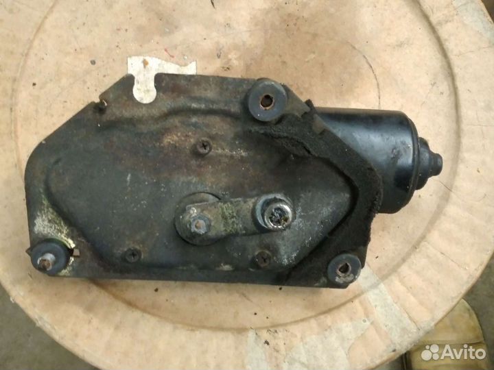 Mitsubishi Pajero I моторчик стеклоочистителя