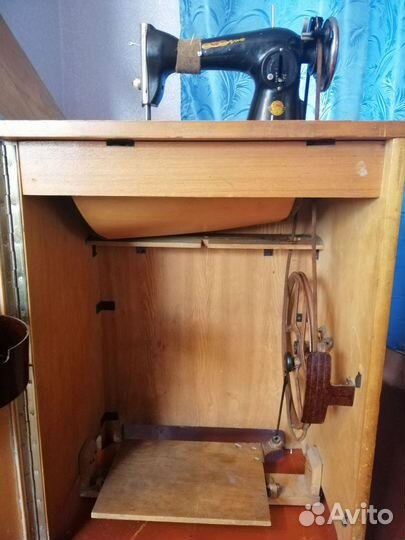 Швейная машина Подольск ножная