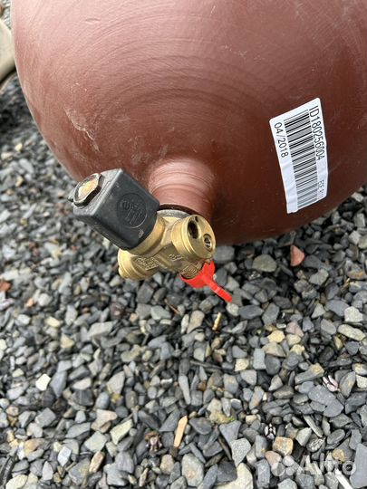 Газовый баллон метан на Весту