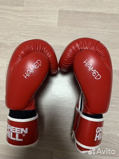 Боксерские перчатки,шлем и кейс для каппы