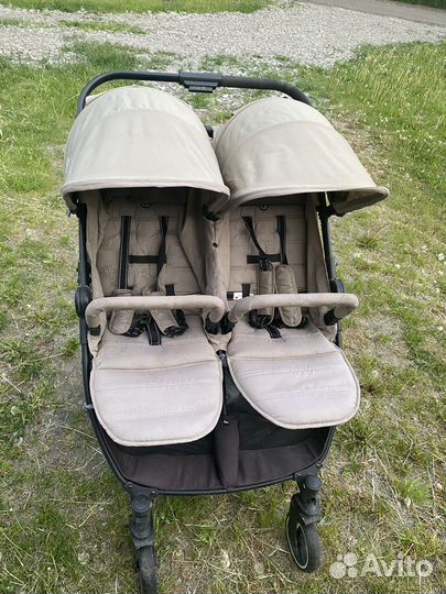 Прогулочная коляска для двойни