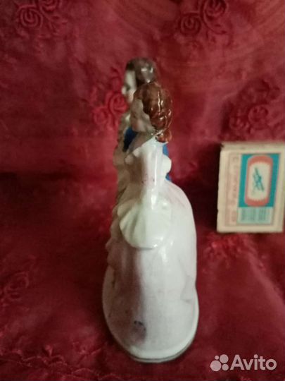 Статуэтка фарфор