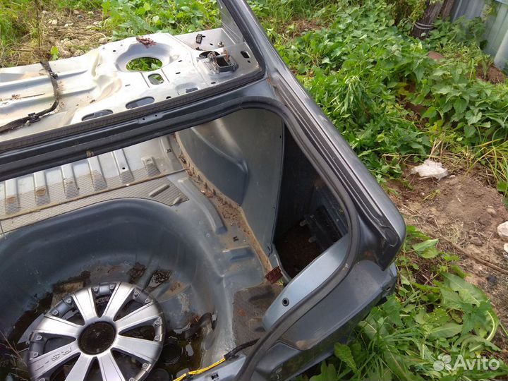 Крыло заднее правое Peugeot 406 8526N9