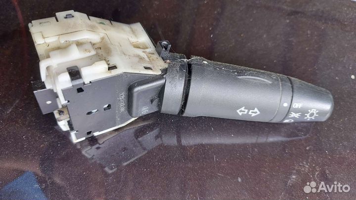 Подрулевой переключатель Nissan