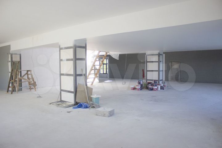 Помещение свободного назначения, 700 м²
