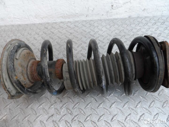 Б/У Амортизатор передний правый в сборе