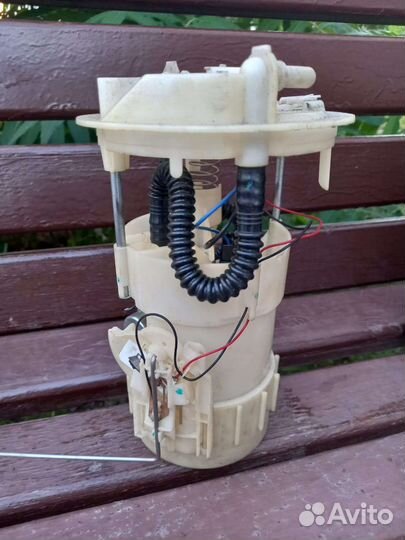 Топливный насос с датчиком уровня на Рено Меган 2