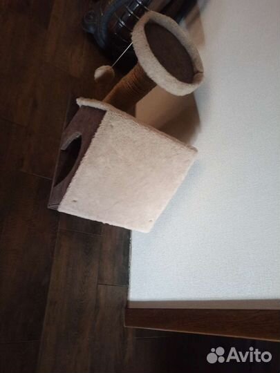 Домик для кошки с когтеточкой бу