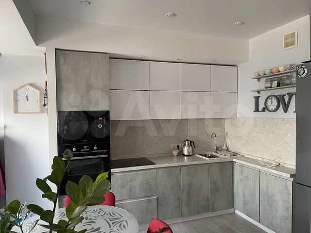 2-к. квартира, 60 м², 8/12 эт.