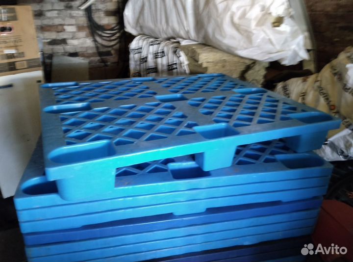 Поддоны пластик 1,2*1 палет