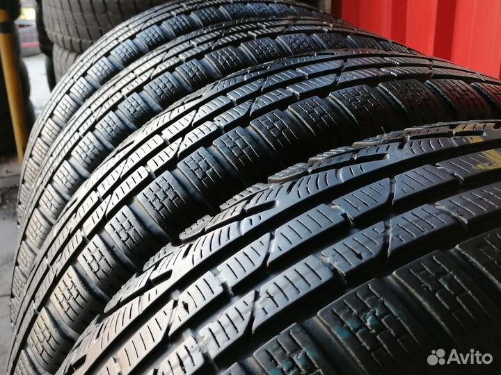 Pirelli Winter Sottozero 210 Serie II 235/55 R17