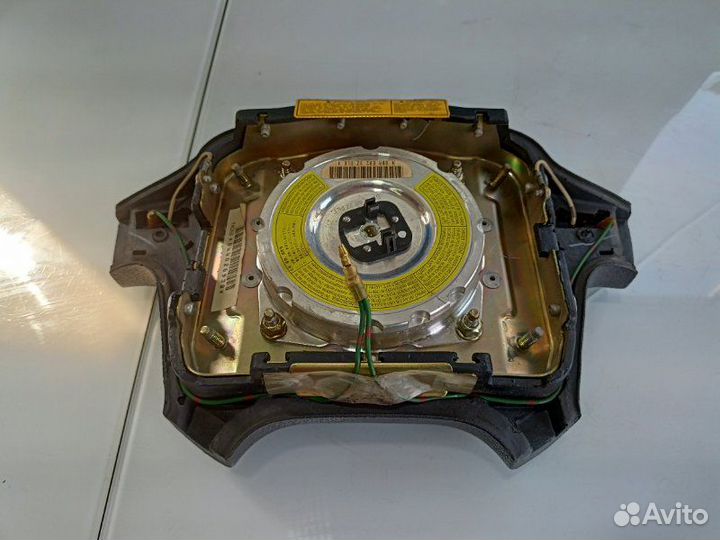 Подушка безопасности водителя Mitsubishi Pajero 2