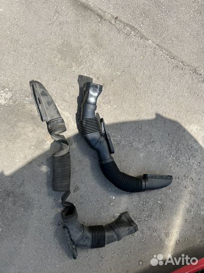 Патрубок воздухозаборника воздушного фильтра М274