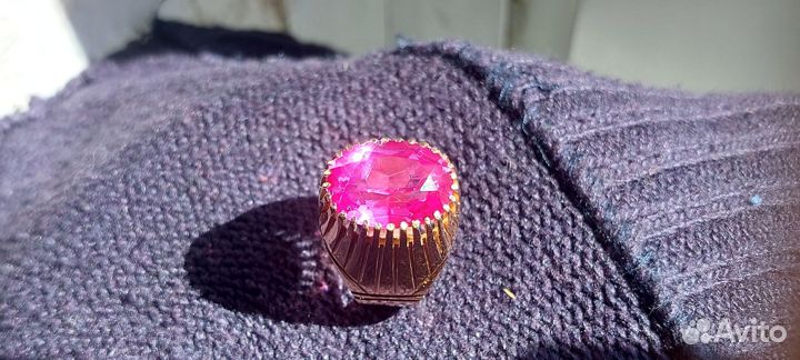 Золотой перстень женский