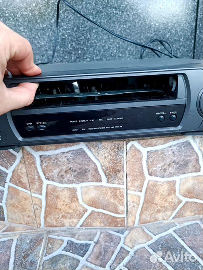 Видеомагнитофон LG