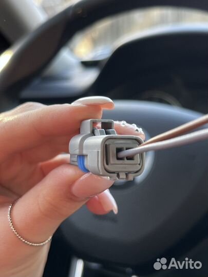 Разъем на клапан фазорегулятора Renault