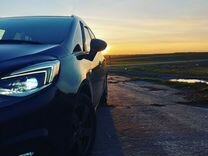 Opel Zafira 2.0 AT, 2017, 92 000 км, с пробегом, цена 1 600 000 руб.