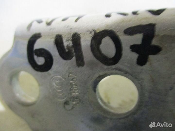 Петля двери задней правой нижняя Kia Rio 3 (UB\QB)