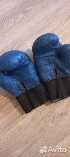 Боксерские перчатки