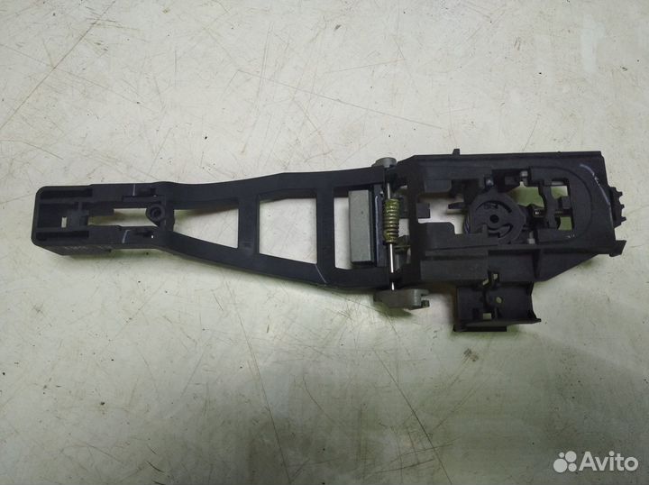 Кронштейн наружной ручки Ford Focus 2 2005-2011