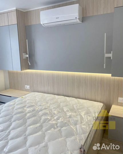 Зеркальный шкаф