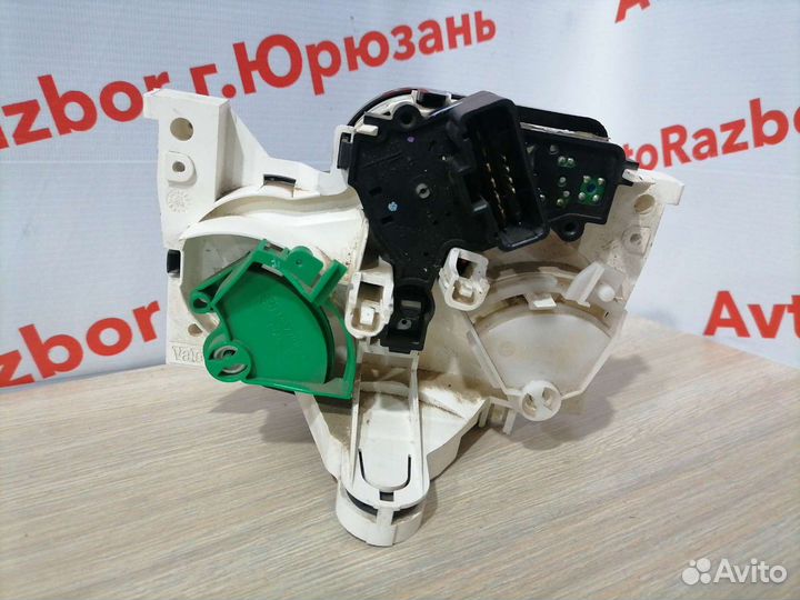 Блок управления печкой Рено Логан