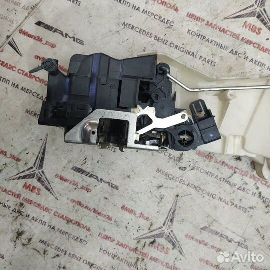 Замок двери передний правый Mercedes E-Class W210