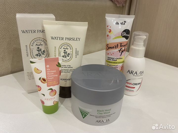 Косметика для лица и тела пакетом
