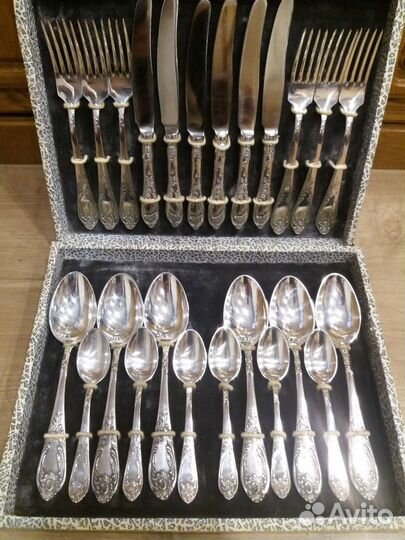 Набор столовых приборов мельхиор