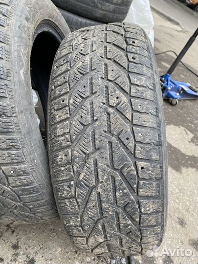 Kormoran Stud 2 215/55 R17