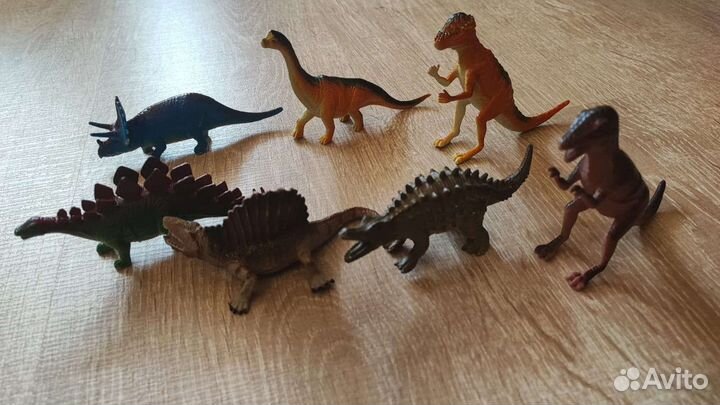 Динозавры 7 штук