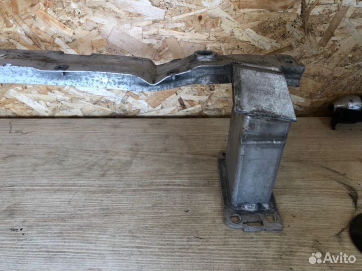 Усилитель передний Porsche Cayenne 3