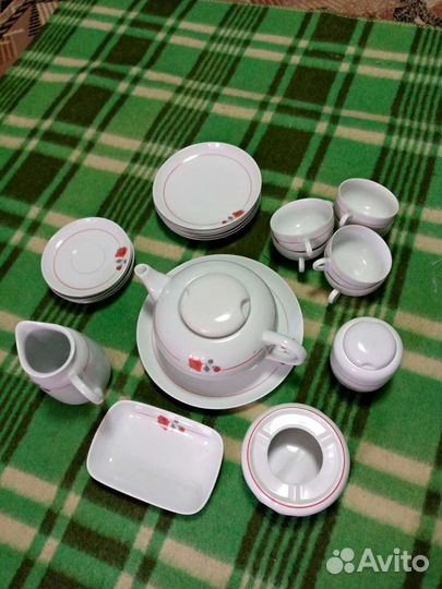 Набор столовой посуды новый