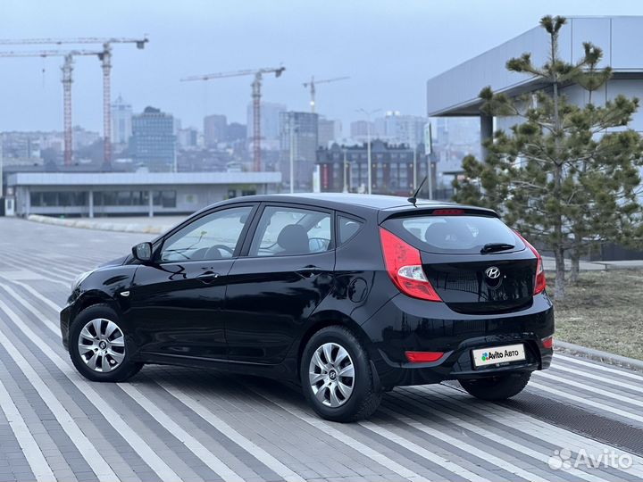 Hyundai Solaris 1.6 AT, 2011, 195 000 км