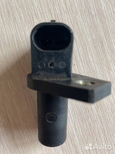 Датчик положения коленвала LADA Kalina